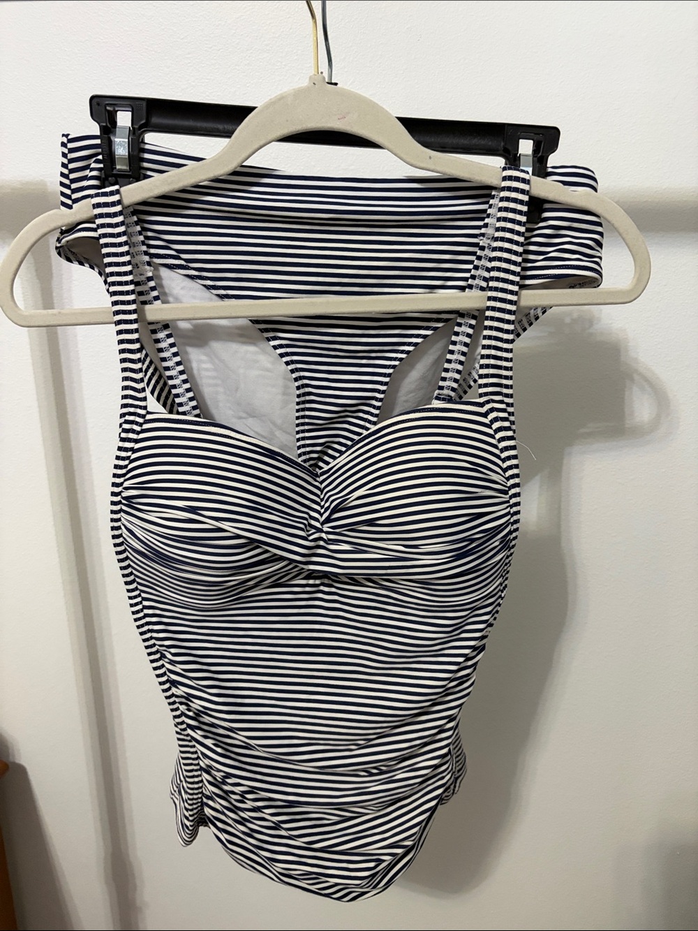 bond-eye Australia Navy & White tankini